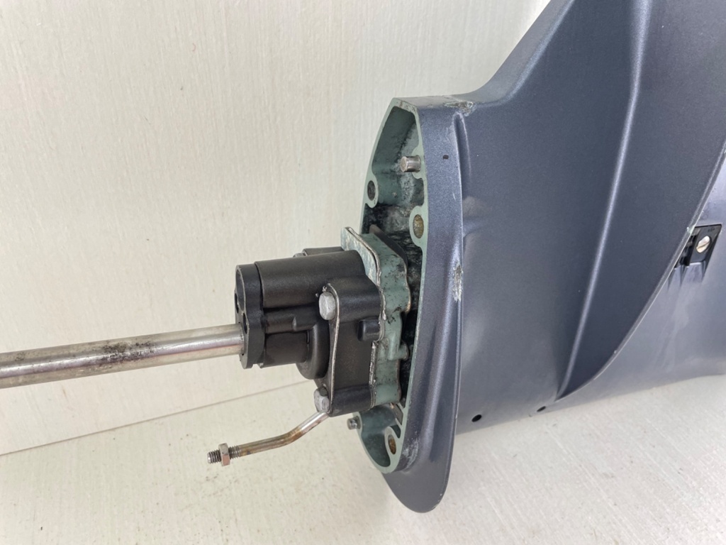 1994-2005 Yamaha 9.9HP 4 Stroke Outboard High Thrust Long Lower Unit Gear Case