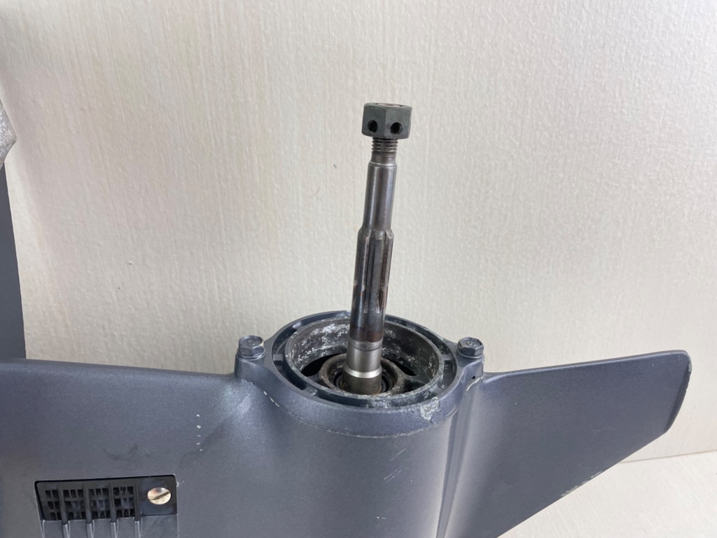 1994-2005 Yamaha 9.9HP 4 Stroke Outboard High Thrust Long Lower Unit Gear Case