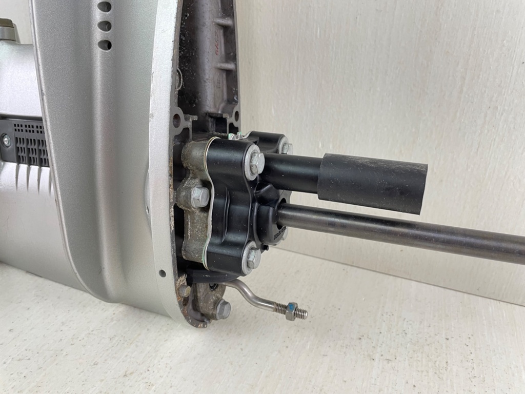 2003+ Honda 8 9.9 HP 4 Stroke Outboard 15" S Lower Unit Gear Case 41005-ZW9-040ZA