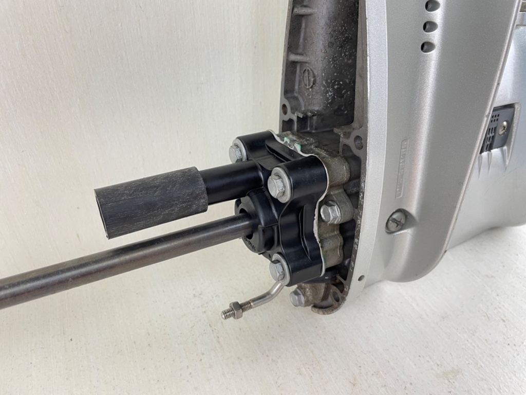 2003+ Honda 8 9.9 HP 4 Stroke Outboard 15" S Lower Unit Gear Case 41005-ZW9-040ZA