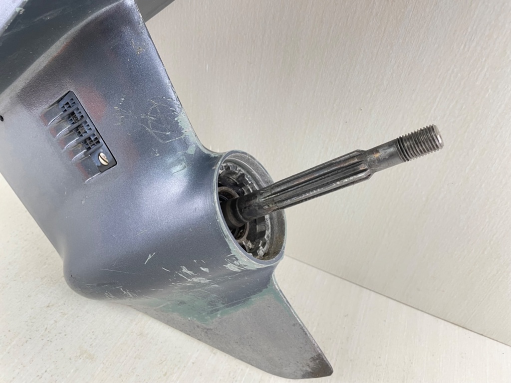 1995-2001 Yamaha 30HP 2 Stroke Outboard Long Lower Unit Gear Case 6J8-45300-14-4D