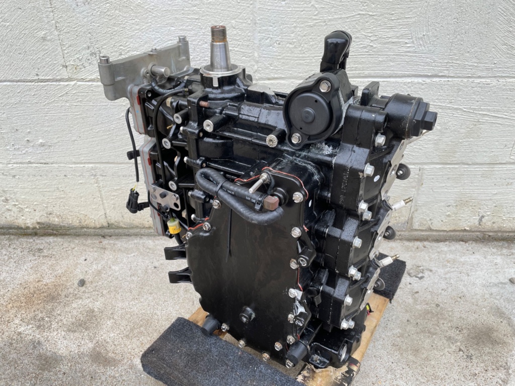 2008+ Evinrude 75 90 HP Etec Outboard Powerhead Crankcase Assembly 5007398