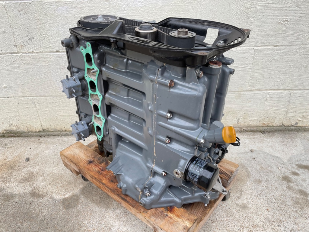 1997-00 Honda 75 90 HP 4 Stroke Outboard Powerhead Assembly Crankcase 