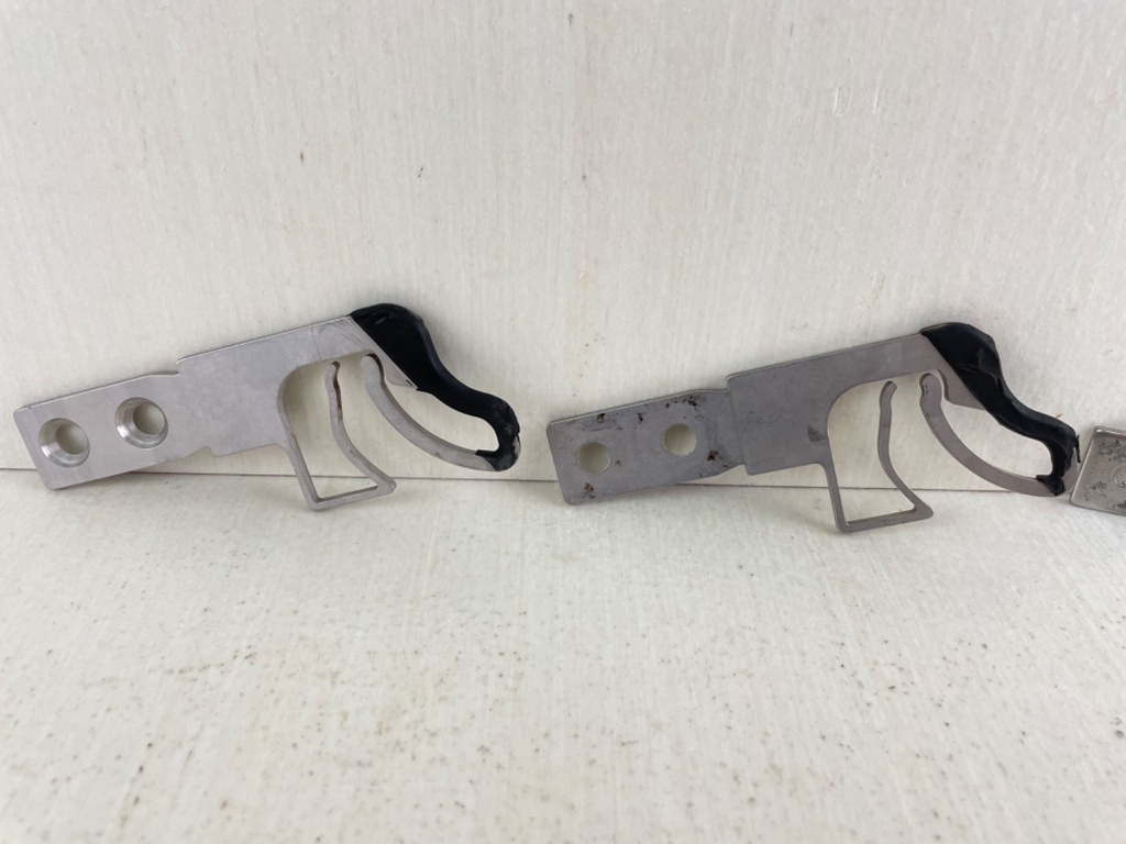 Evinrude 40 50 60 HP Etec Outboard Top Cowling Latch Set 0350966