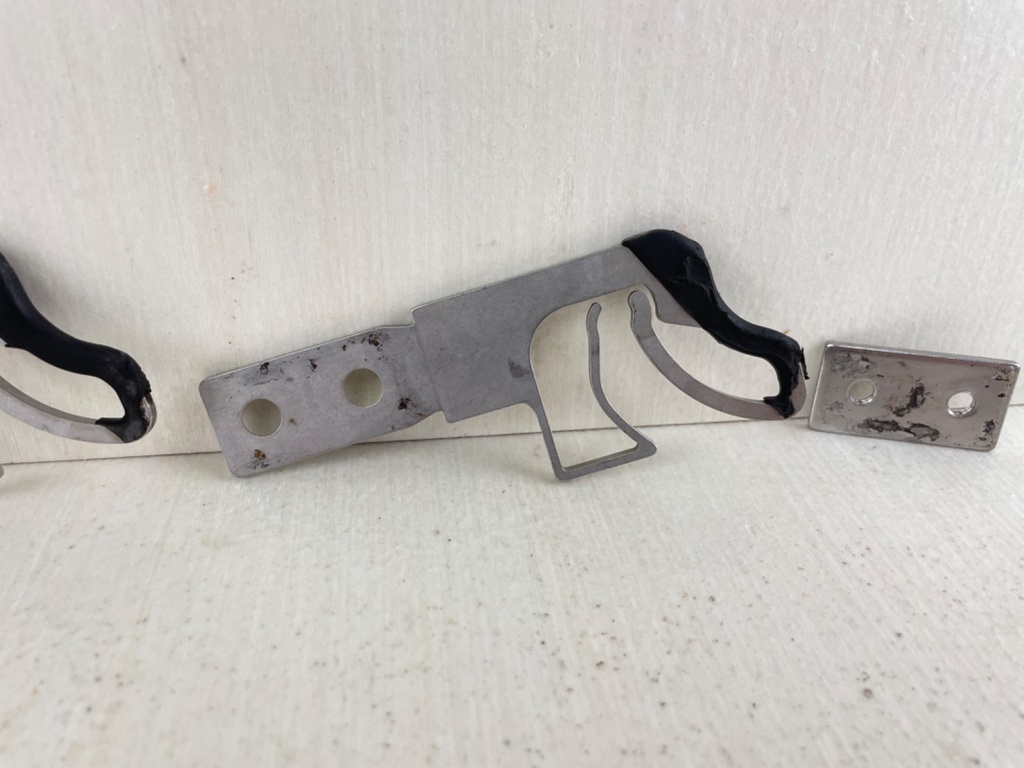 Evinrude 40 50 60 HP Etec Outboard Top Cowling Latch Set 0350966