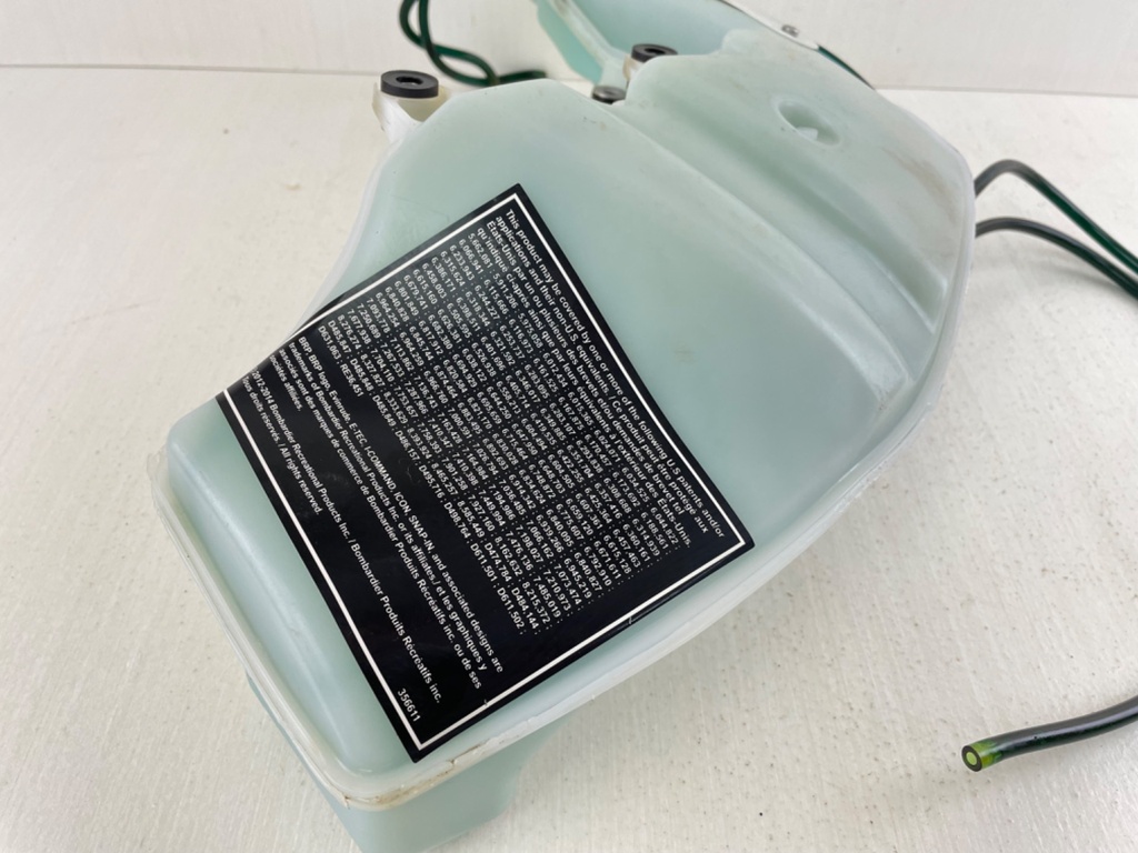 Evinrude 50HP Etec Outboard 5007951 Oil Tank With Oil Pump 5007950