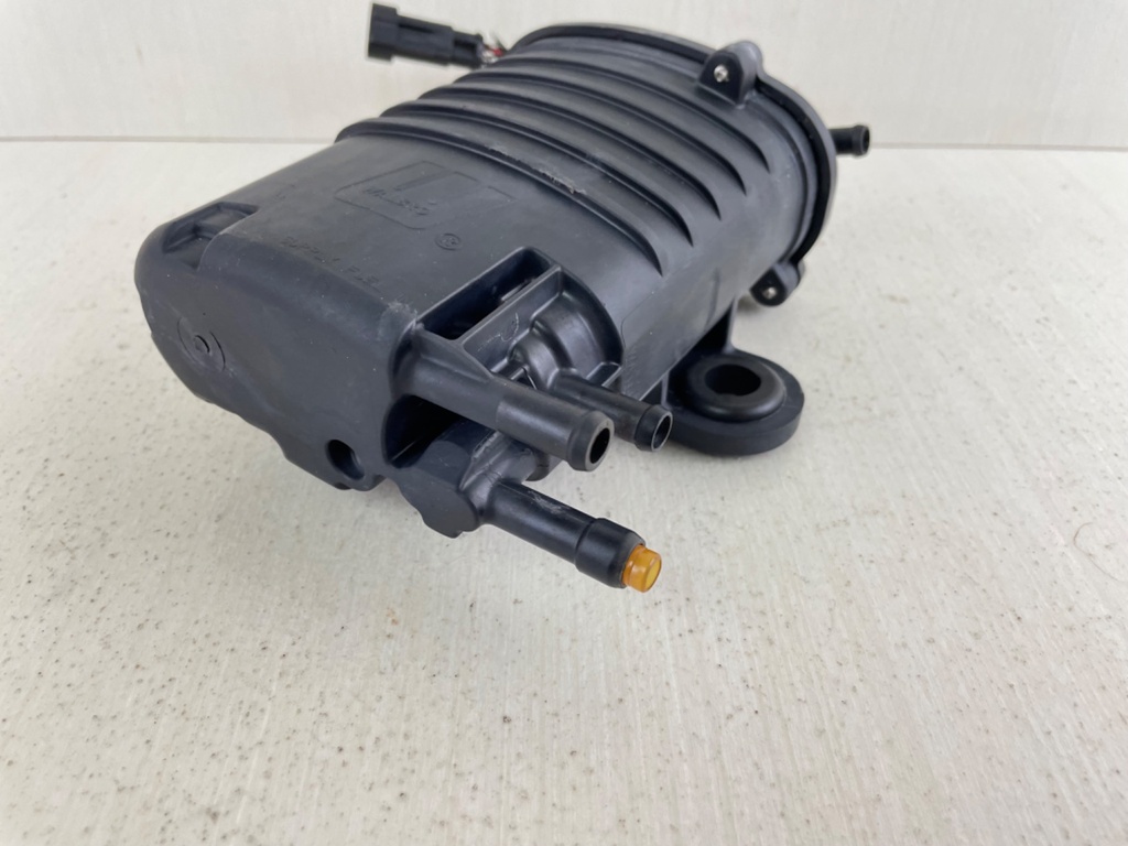 2006+ Evinrude 40 50 60 75 90 HP Etec Outboard Fuel Pump Vapor Separator Tank 5010818
