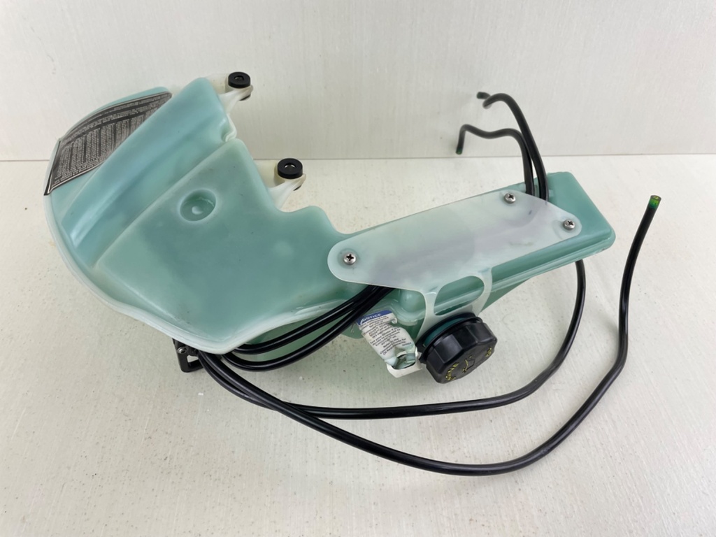 Evinrude 40 50 60 HP Etec Outboard 5007951 Oil Tank With Oil Pump 5007950