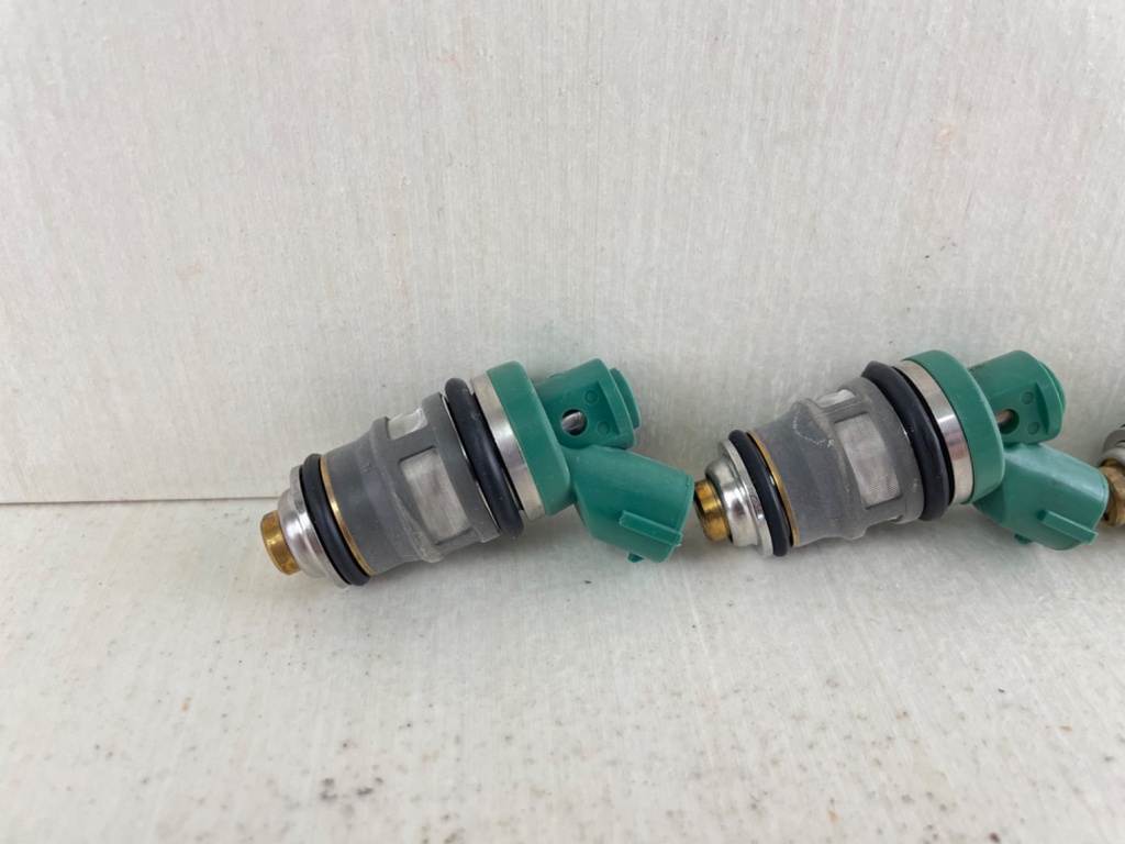 1999 Suzuki 50HP 4 Stroke Outboard Fuel Injector Set 15710-87J00