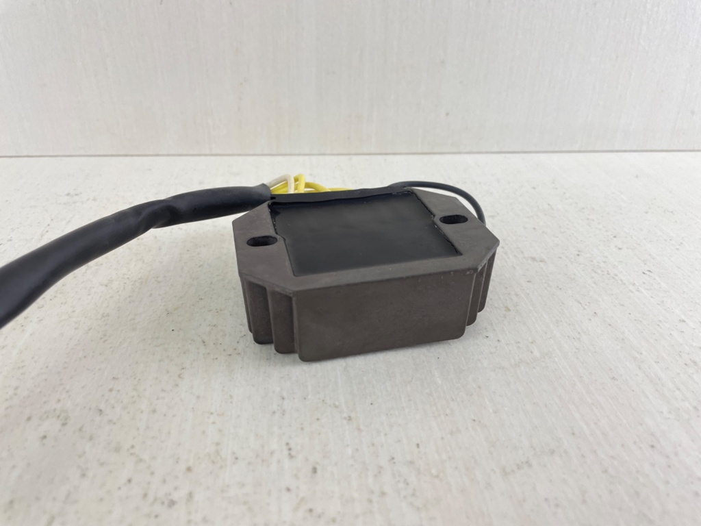 1999-10 Suzuki DF 40 50 HP 4 Stroke Outboard Rectifier Regulator 32800-87J00