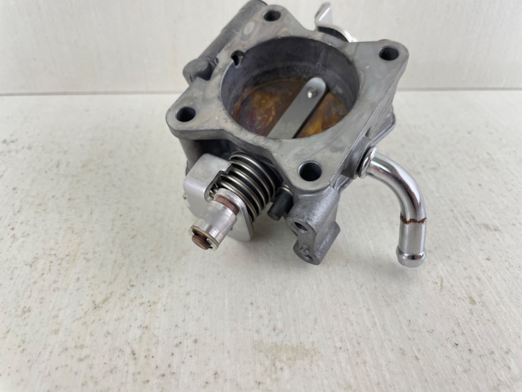 1999 Suzuki DF 50 HP 4 Stroke Outboard Throttle Body Assembly 13300-87J00