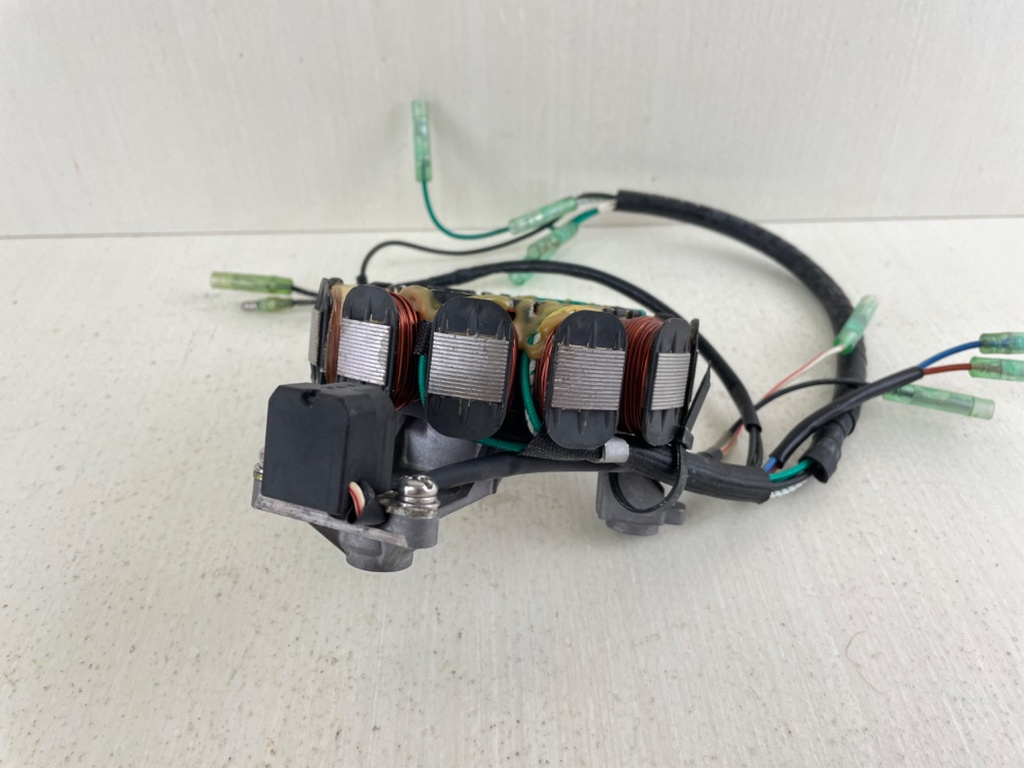 1997 Yamaha 9.9 HP 4 Stroke Outboard Stator Base Magneto Assembly 6G8-85510-01-00