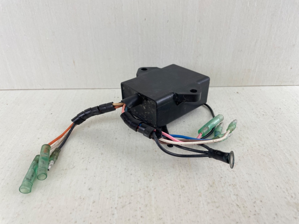 1997 Yamaha 9.9HP Outboard 2 Stroke CDI Unit Assembly 6G8-85540-22-00