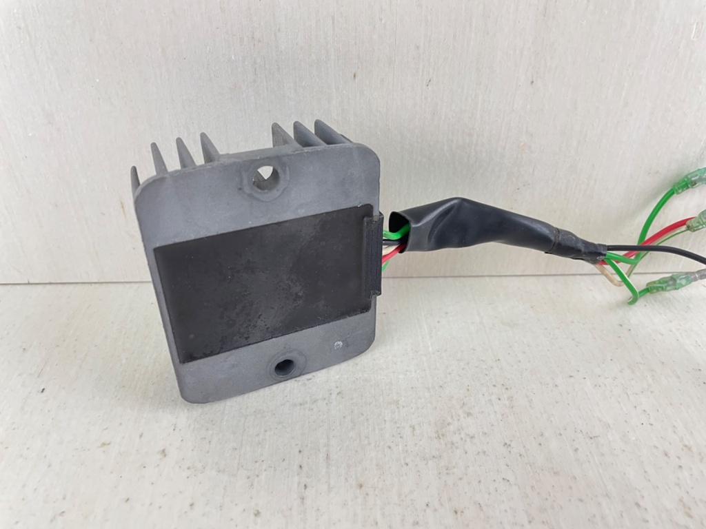 1997 Yamaha 9.9HP 2 Stroke Outboard Rectifier Regulator Assembly 6G8-81960-00-00