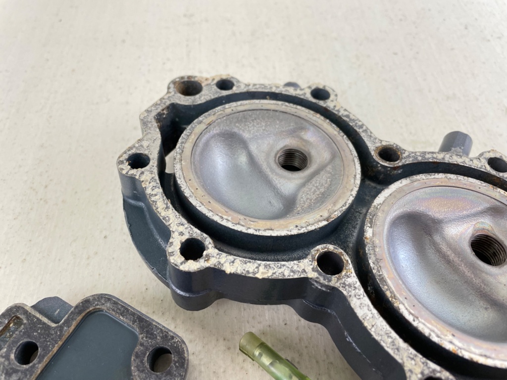 1987-2001 Yamaha 30HP 2 Stroke Outboard Cylinder Head 6J8-11111-00-94