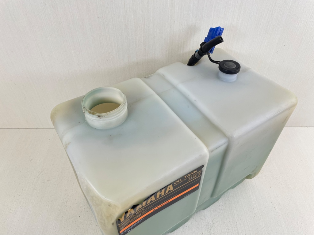 Yamaha Outboard 2 Stroke 10.5L Remote Oil Tank With Pump & Sensor 2.8 Gallons