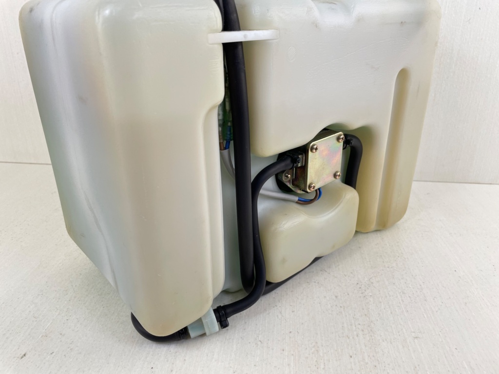 Yamaha Outboard 2 Stroke 10.5L Remote Oil Tank With Pump & Sensor 2.8 Gallons