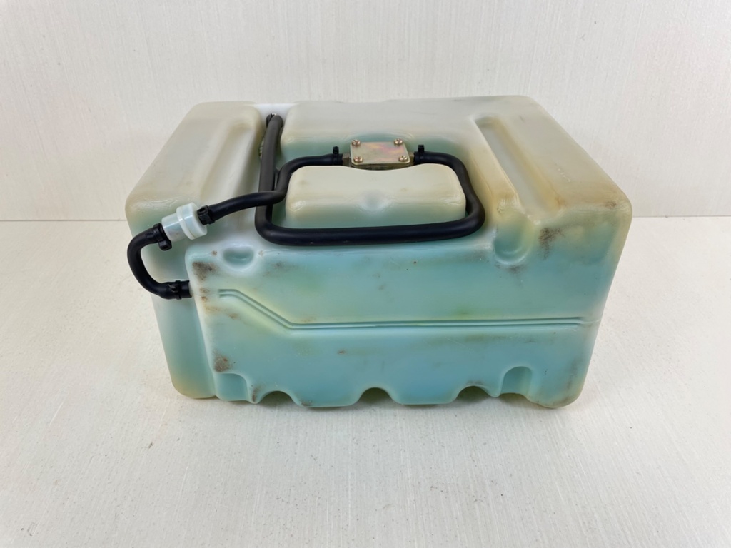 Yamaha Outboard 2 Stroke 10.5L Remote Oil Tank With Pump & Sensor 2.8 Gallons