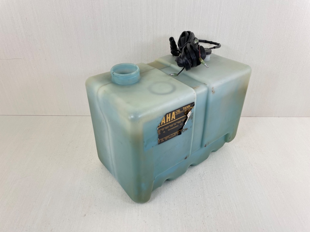 Yamaha Outboard 2 Stroke Remote Oil Tank & Pump With Sensor 2.8 Gallons