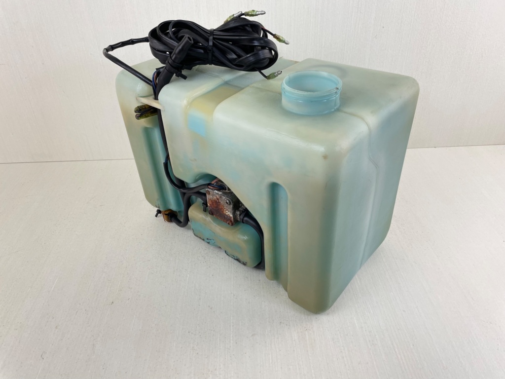 Yamaha Outboard 2 Stroke Remote Oil Tank & Pump With Sensor 2.8 Gallons