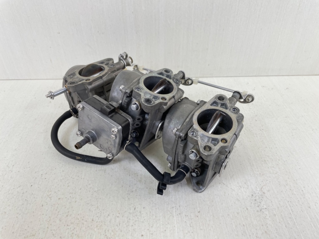 97-2002 Yamaha 25HP 2 Stroke Outboard Carburetor Assembly Set 1 2 3 