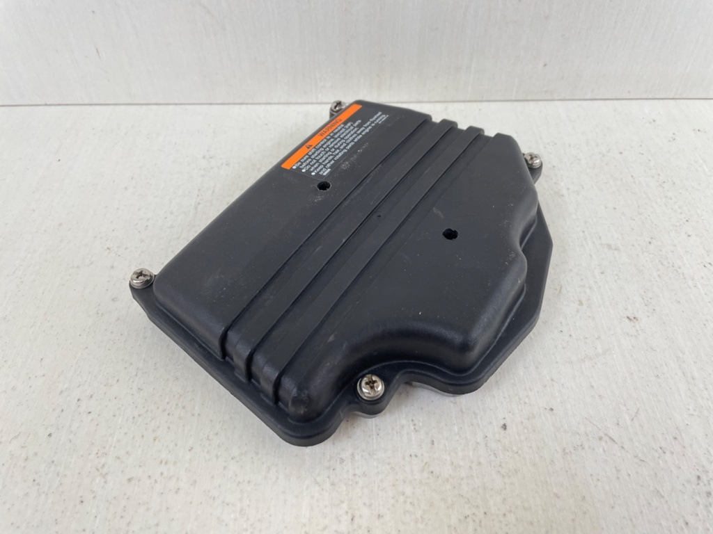 1997 Yamaha 20 25 HP 2 Stroke Outboard Air Into Cover Box 6L2-14418-00-00