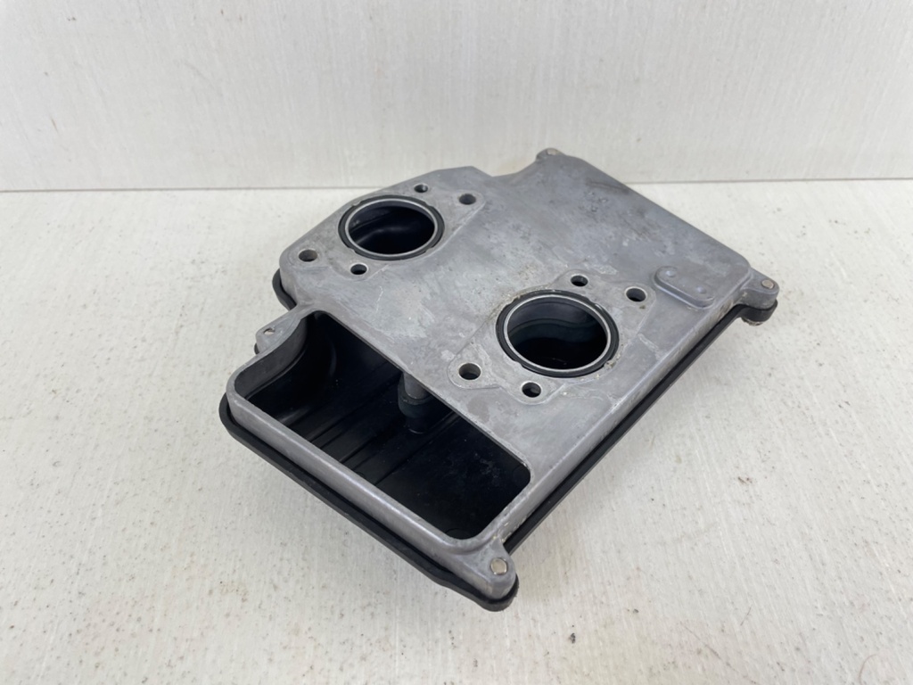 1997 Yamaha 20 25 HP 2 Stroke Outboard Air Into Cover Box 6L2-14418-00-00