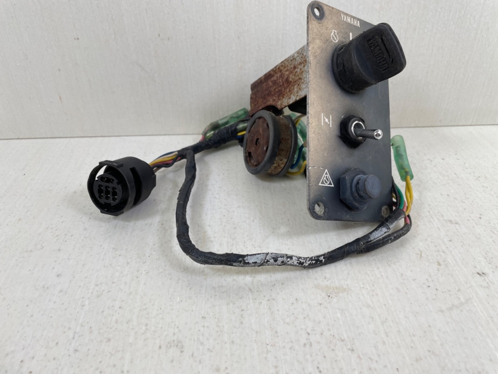 Yamaha Outboard Single Engine Key Switch With Key - Used
