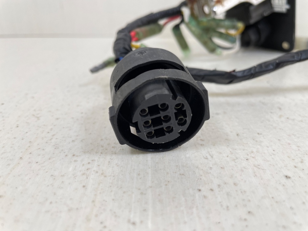 Yamaha Outboard Single Engine Key Switch Assembly W/ Key - Used