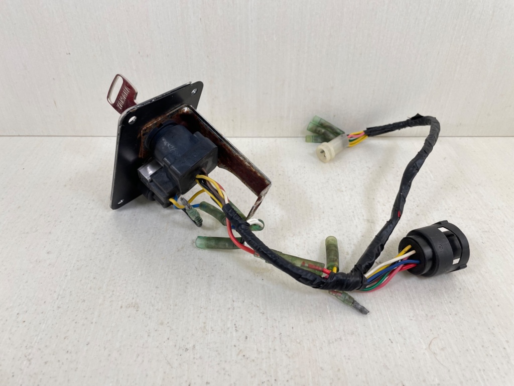 Yamaha Outboard Single Engine Key Switch Assembly W/ Key - Used