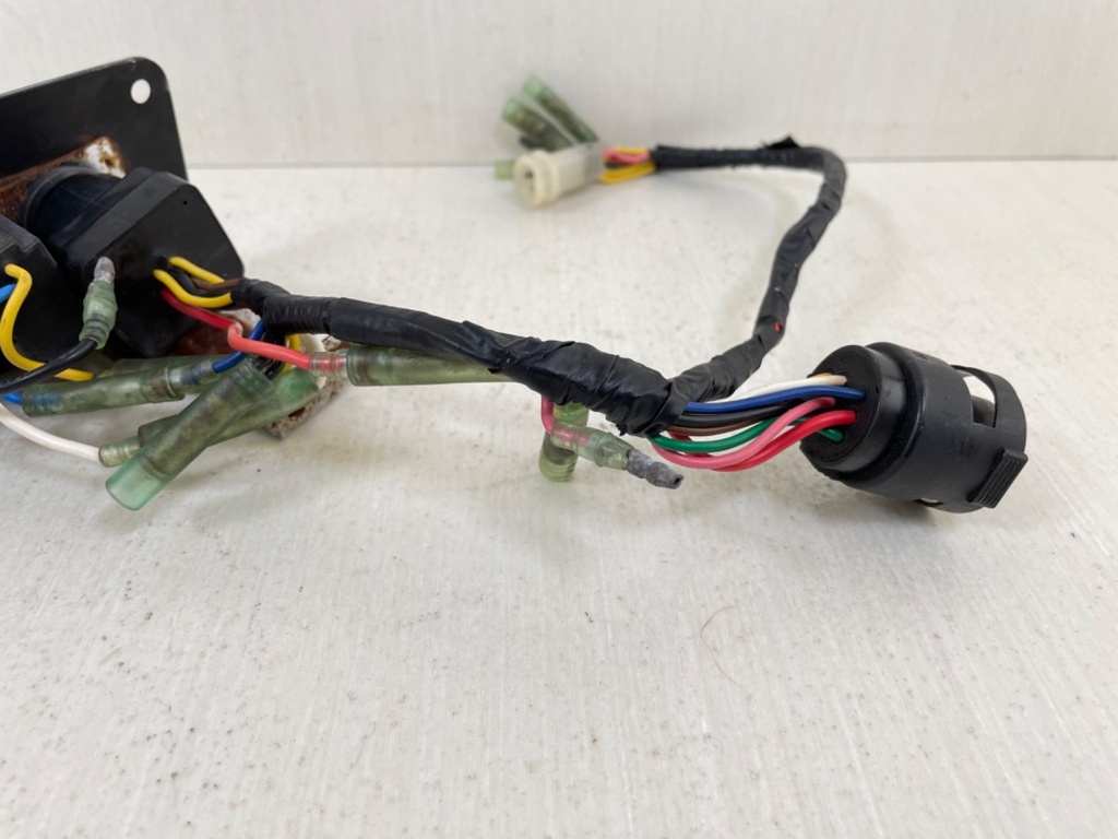 Yamaha Outboard Single Engine Key Switch Assembly W/ Key - Used