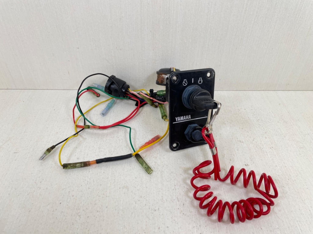 704-82570-13-00 Yamaha Single Engine Key Switch With Key - Used