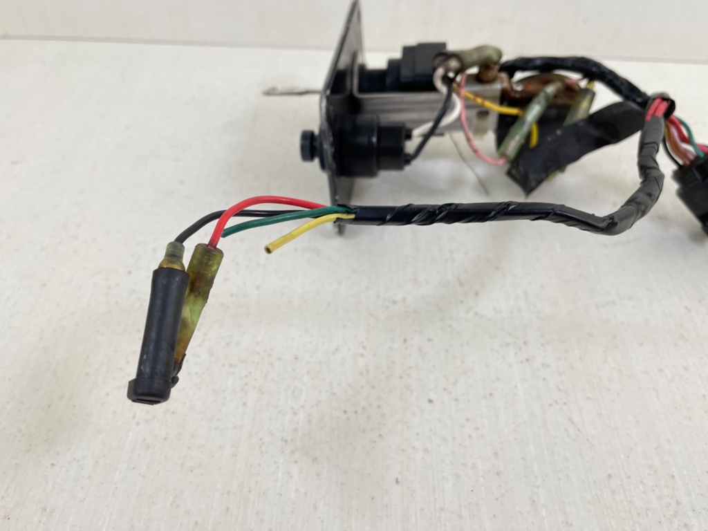 Yamaha Outboard Single Engine Key Switch W/ Key