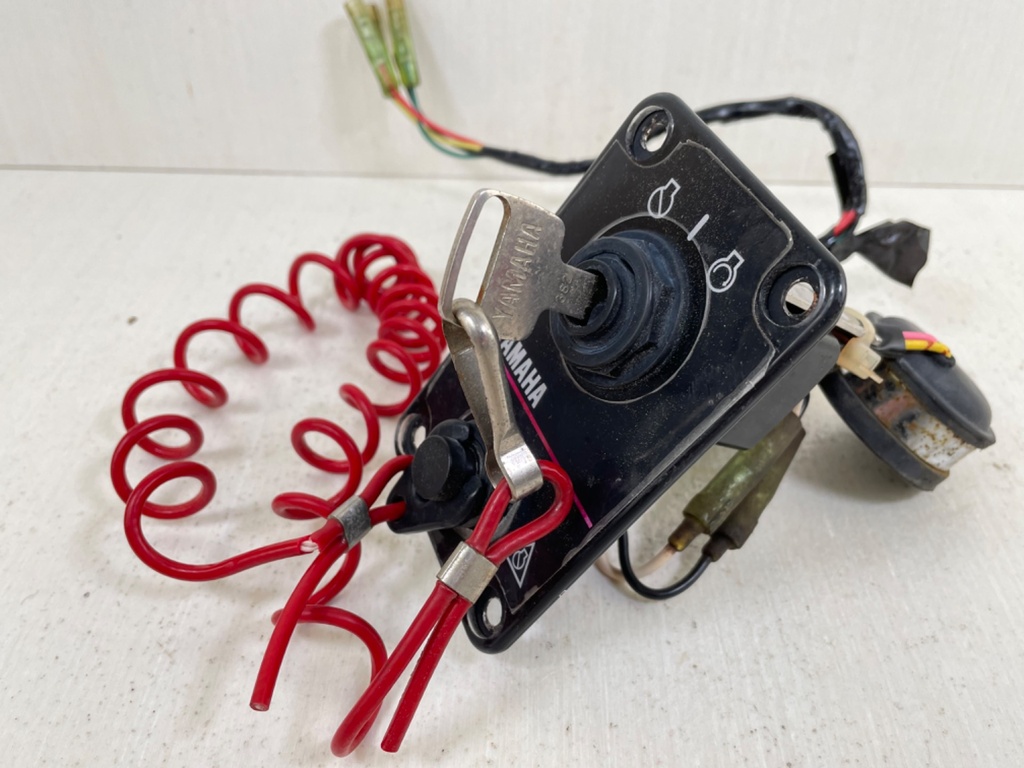 Yamaha Single Engine Key Switch Assembly Panel With Key 704-82570-13-00