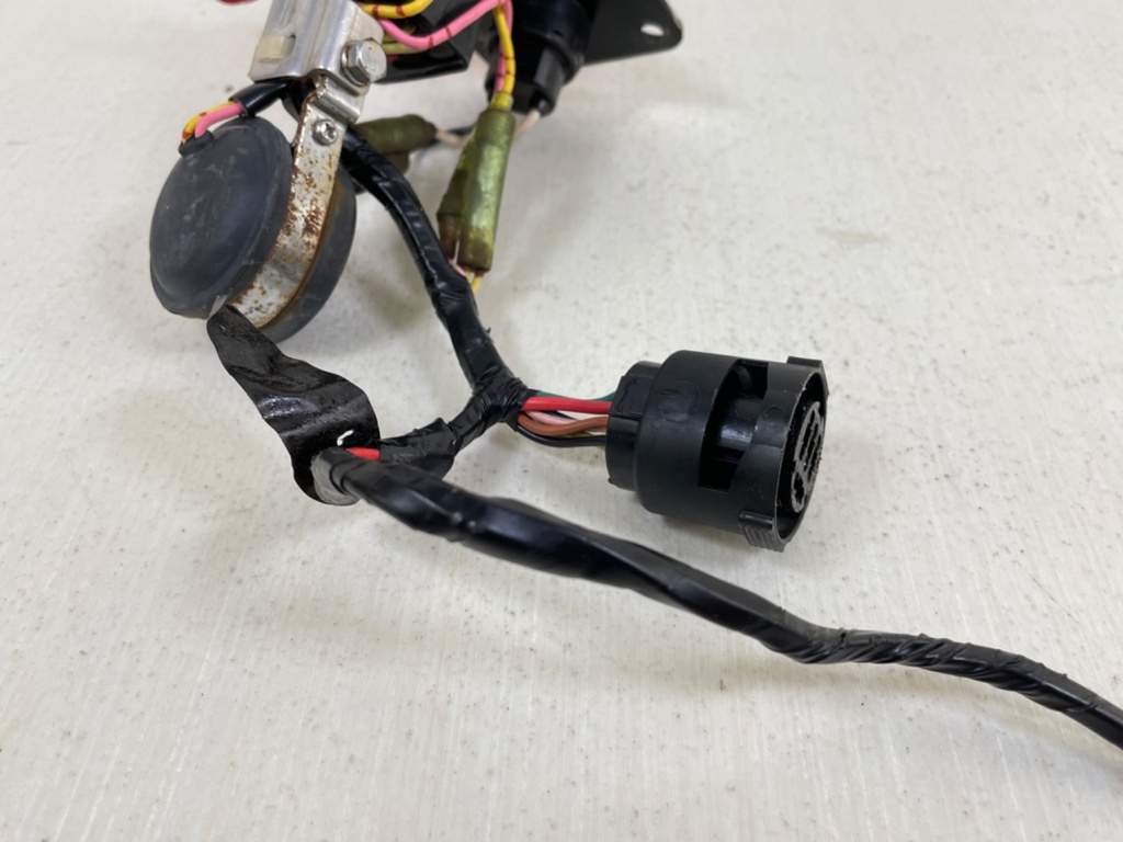 Yamaha Single Engine Key Switch Assembly Panel With Key 704-82570-13-00