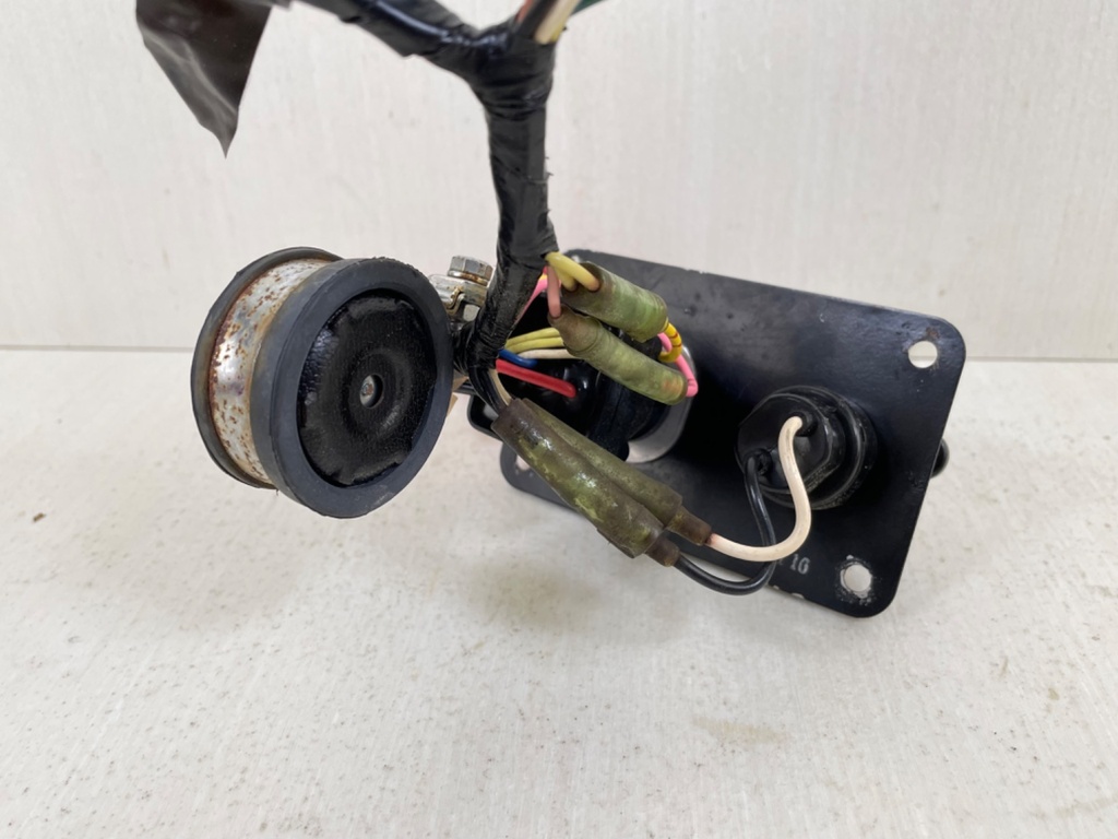 Yamaha Single Engine Key Switch Assembly Panel With Key 704-82570-13-00