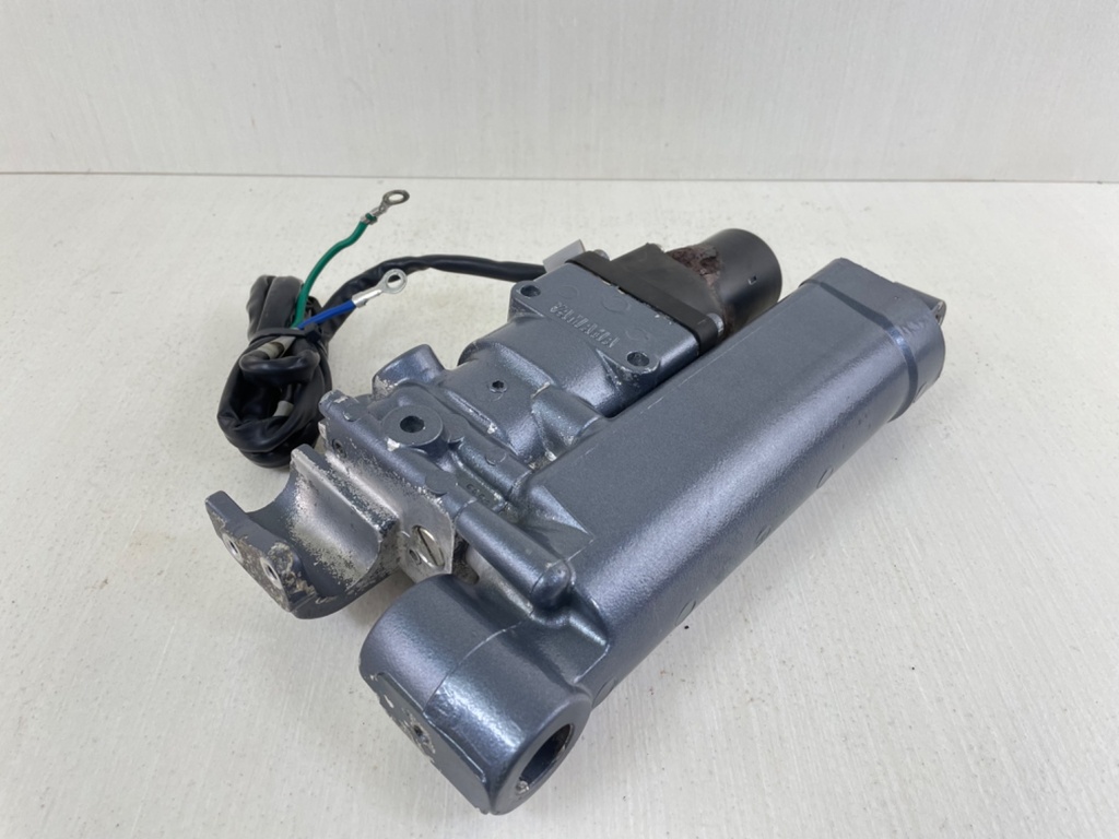 2000+ Yamaha F 40 HP 4 Stroke Outboard Power Trim Tilt Unit 67C-43800-00-4D