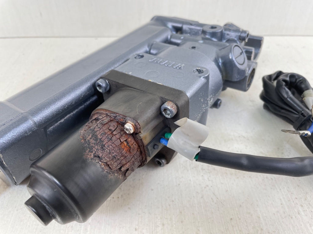 2000+ Yamaha F 40 HP 4 Stroke Outboard Power Trim Tilt Unit 67C-43800-00-4D