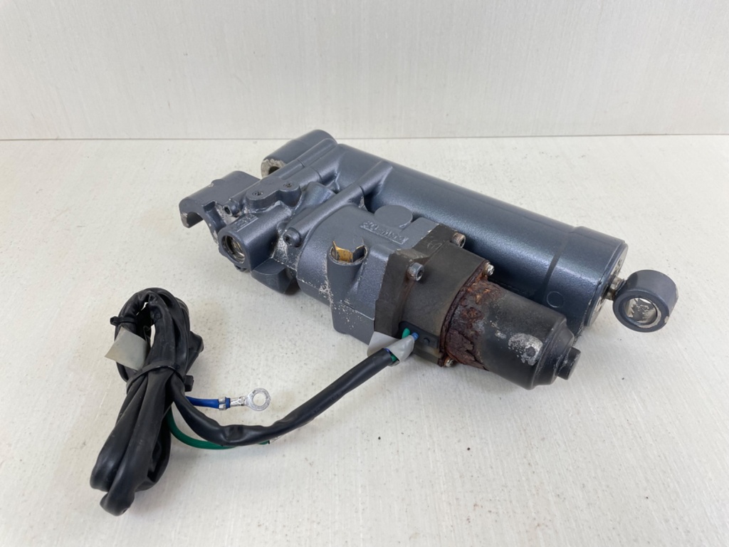 2000+ Yamaha F 40 HP 4 Stroke Outboard Power Trim Tilt Unit 67C-43800-00-4D