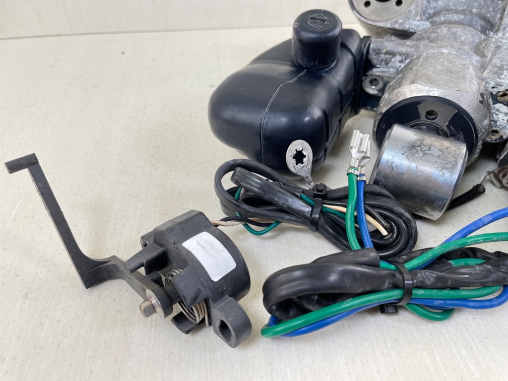 90HP - 300HP Evinrude Johnson BRP Power Trim & Tilt Unit Assembly