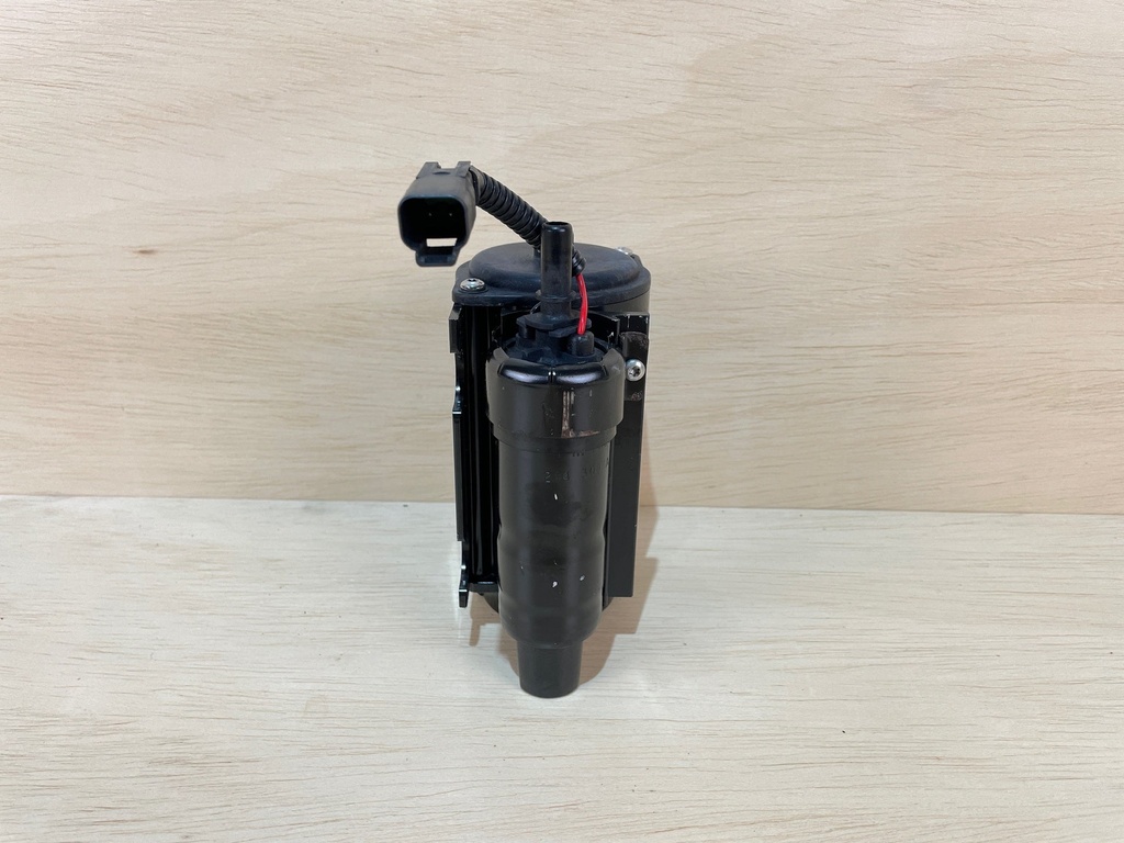 2004 Evinrude Ficht 225HP Fuel Pump VST Assembly 5004429