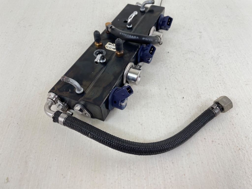 Nissan 50HP TLDI 2 Stroke Outboard Air Fuel Rail W/ Fuel Injectors 3T5100801