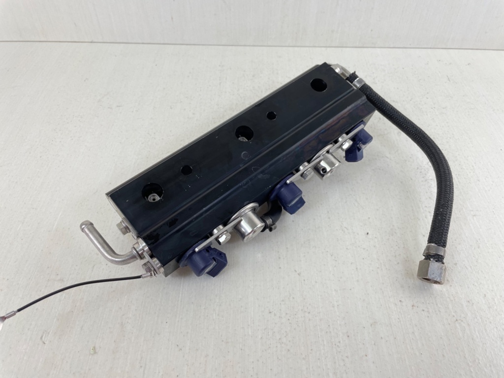 Nissan 50HP TLDI 2 Stroke Outboard Air Fuel Rail W/ Fuel Injectors 3T5100801