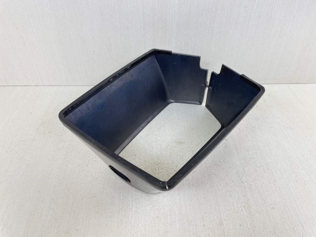 2003 Nissan 40 50 HP 2 Stroke TLDI Outboard Lower Motor Cover Cowl Pan