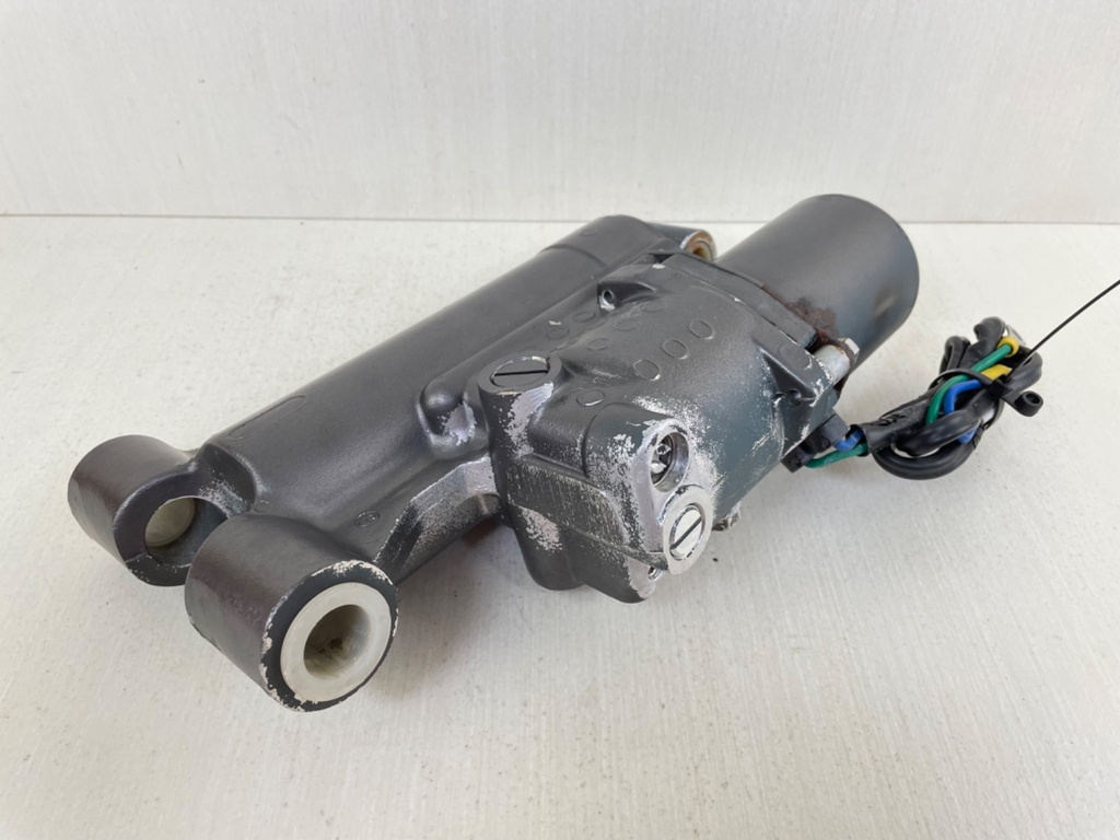 Nissan 40 50 HP 2 Stroke Outboard Power Trim Tilt Unit Assembly 3T5S771500