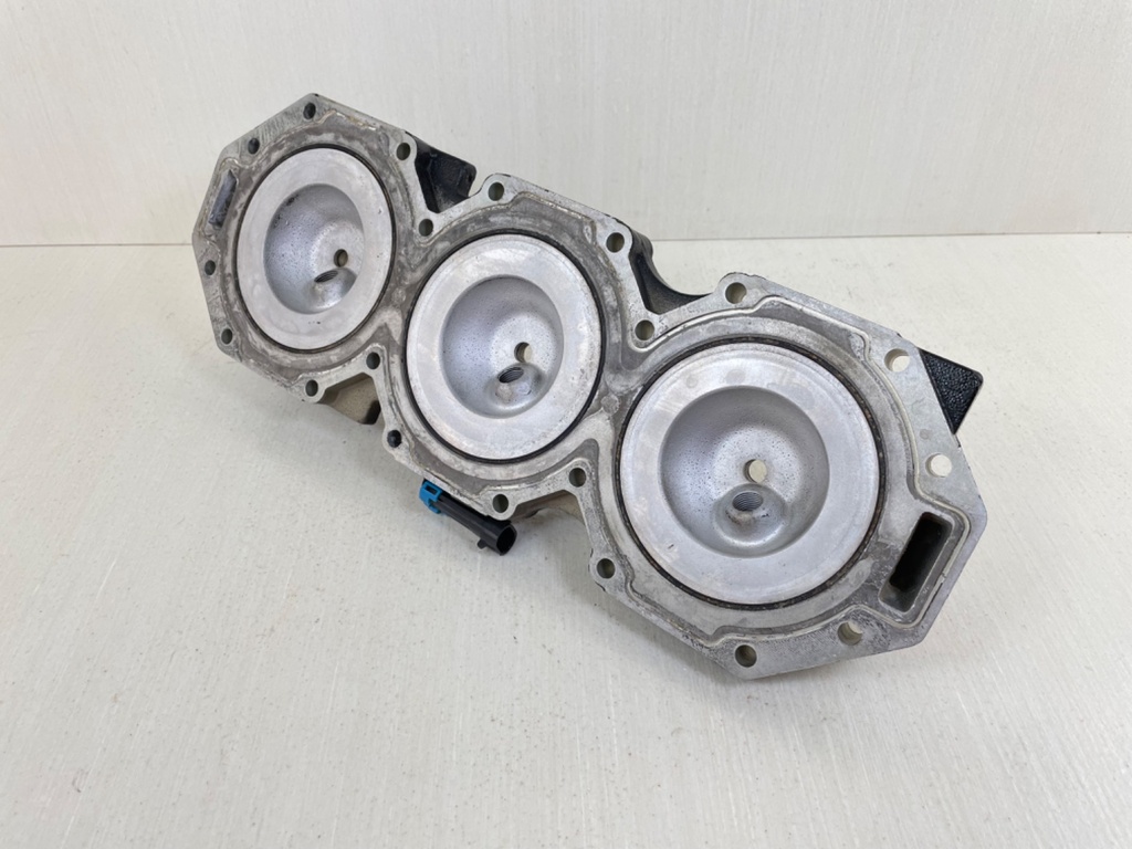 2002 Mercury 200HP Optimax Outboard Engine Port Side Cylinder Head 858483T3