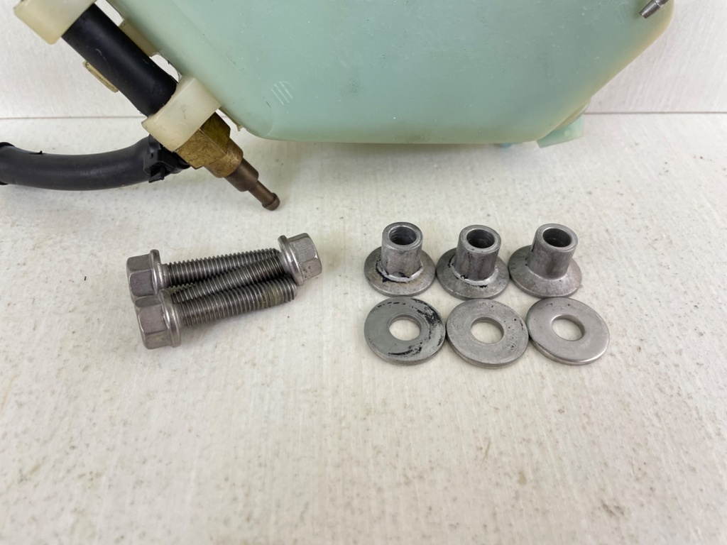 Mercury 200 225 250 300 HP 2 Stroke Outboard Oil Tank With Sensor 830889A4