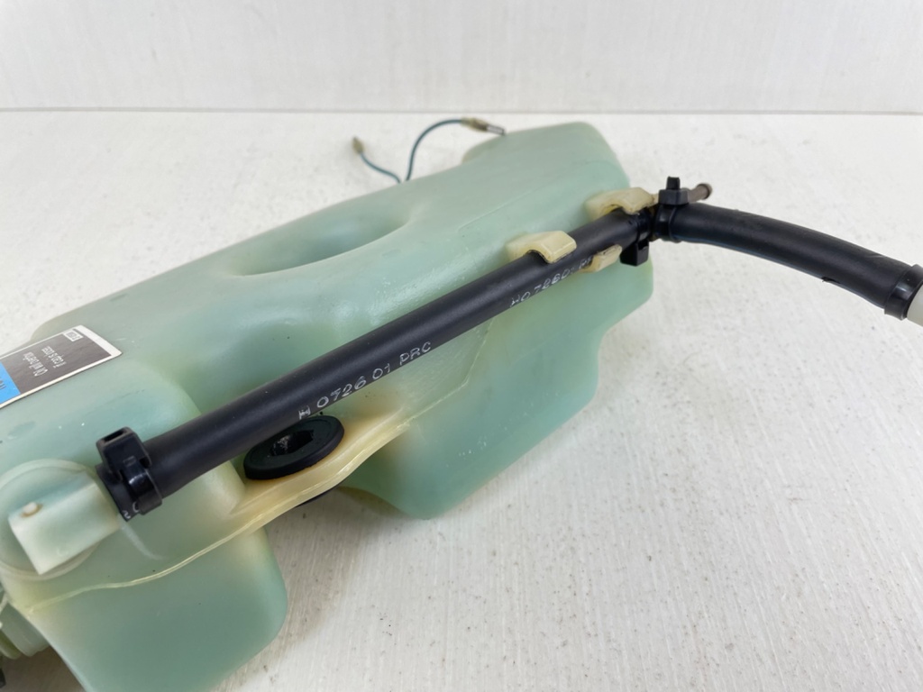 Mercury 200 225 250 300 HP 2 Stroke Outboard Oil Tank With Sensor 830889A4