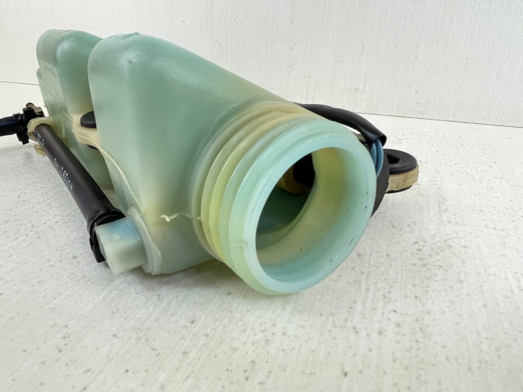 Mercury 200 225 250 300 HP 2 Stroke Outboard Oil Tank With Sensor 830889A4