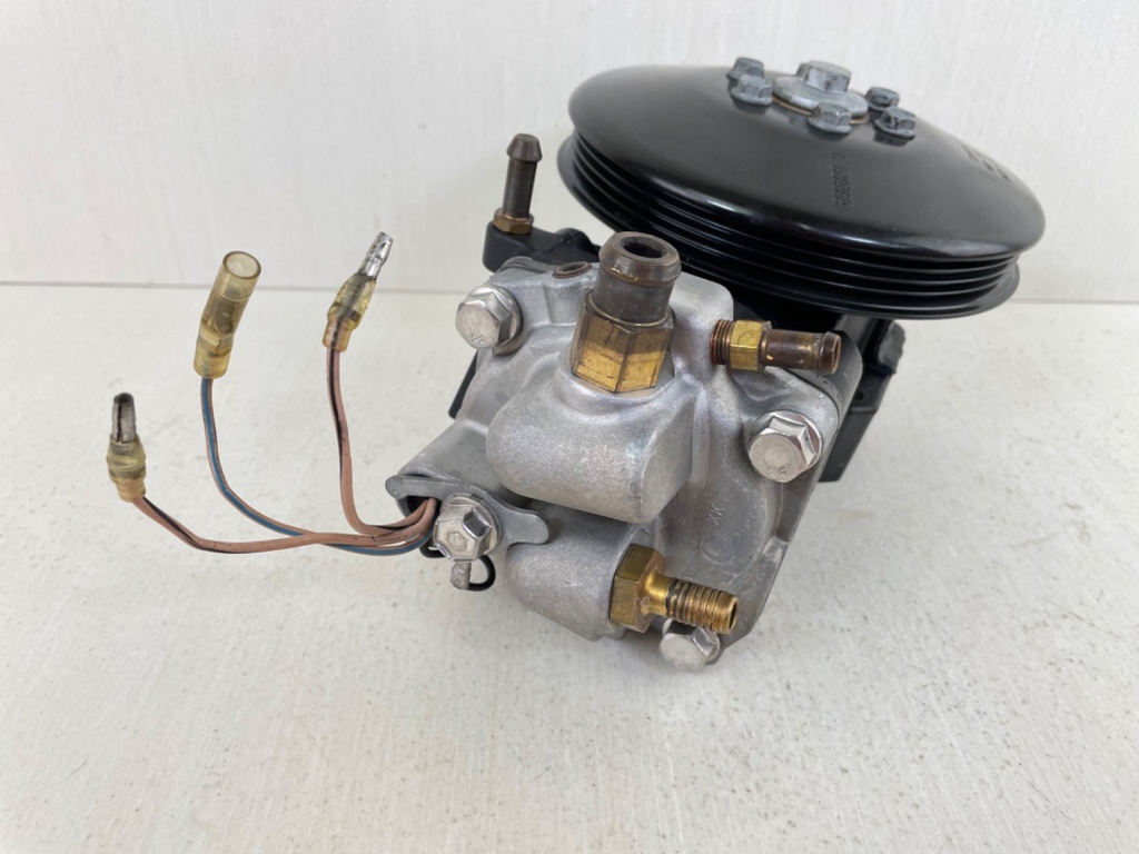 2002 Mercury 200HP Optimax 2 Stroke DFI Air Compressor Assembly 828123T15